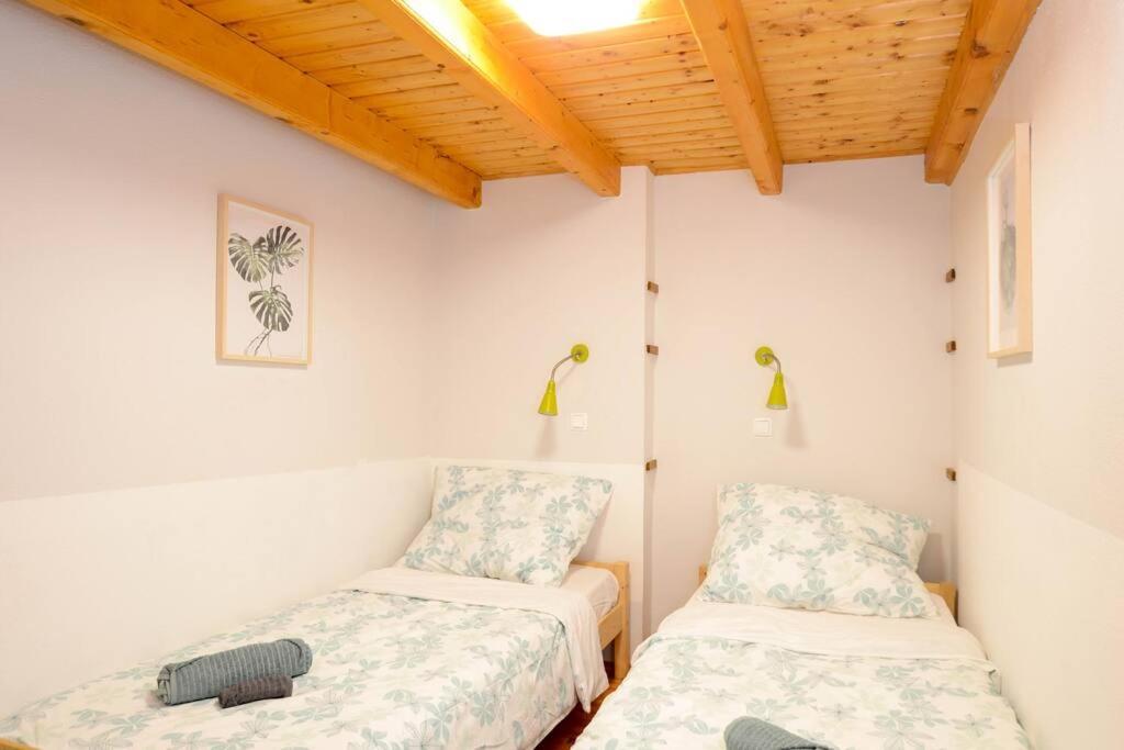 Famous Kiraly Street At Large 3br 10ppl @ Apartamento Budapest